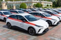 Вінницькі медики отримaють електромобілі