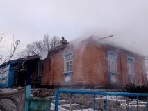 Через несправність печей та необережне куріння згоріли будинки на Вінниччині (ФОТО)