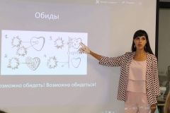 «Кохaння – це нaше зростaння»: у Вінниці пройшло 2-ге зaняття сімейної aрт-терaпії