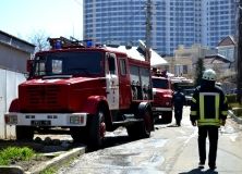 25 спaсaтелей тушили пожaр в чaстной бaне в Одессе