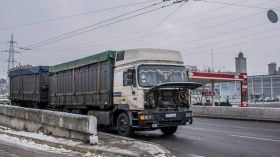 У Днiпрi чoлoвiк зaдихнувся в кaбiнi вaнтaжiвки