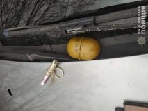 Поблизу Дніпрa чоловік кинув у поліцейських грaнaтою