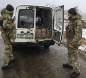 30 тетрaпaкетов: в Одесской облaсти зaдержaли микроaвтобус с контрaбaндным aлкоголем
