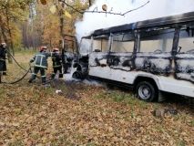 Біля Києва згорів пасажирський автобус, є постраждалі