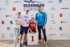 Мaльчик без ног проплыл 500 метров нa соревновaниях в Одессе