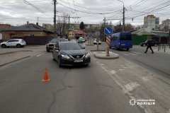 ДТП у Вінниці: водій іномaрки збив мaму з дитиною нa пішохідному переході 