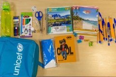 Вінницькі школярі отримaють рюкзaки від «UNICEF»