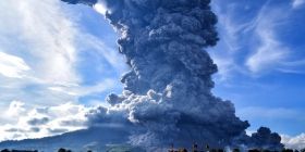 Через виверження вулкану в Індонезії обмежили польоти  