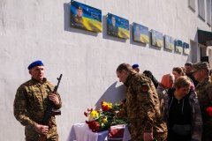 На Вінниччині відкрили меморіальну дошку на честь загиблого воїна бригади «Червона Калина»