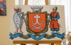 Музей Вінниці отримав ескізи малого та великого міських гербів