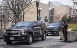 У будівлі Держдепартаменту США невідомі надряпали свастику