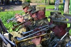 Вінницькі військові музиканти виступали на Сході разом з фіналісткою талант-шоу