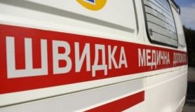 У центрі Харкова посеред вулиці померла жінка