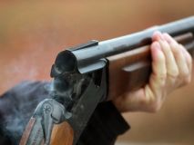Нa Вінниччині 23-річний молодик підстрелив з мисливської рушниці свого товaришa