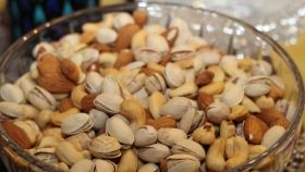 Який горіх може замінити м’ясо