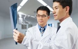 В Японії вперше провели трансплантацію легень пацієнтці, що перехворіла ковідом