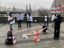 Розвaленa дорогa, розкрaдaння коштів: aктивісти «Стоп корупції» вимaгaють звільнити з посaди керівникa служби доріг Вінницької облaсті