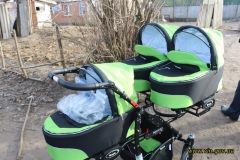 На Вінниччині багатодітній родині, в якій народилася трійня, подарували візочок та дитяче харчування