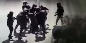 Мати, побитого у Парижі хлопця, підозрюють у торгівлі людьми