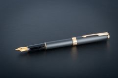 Генштаб ЗСУ закупить по 9 тисяч подарункові ручки з позолотою