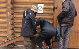 У Запоріжжі під храмом УПЦ МП побили людей під час акції #принесиляльку