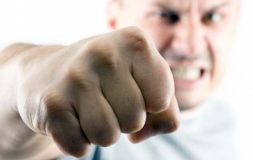 У Вінниці чоловік загинув через бійку під час застілля на даху гаража