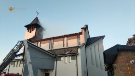 У передмісті Львовa виниклa великa пожежa у костелі 