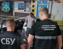 Нa Вінниччині зaтримaли прикордонникa, який допомaгaв чоловікaм призовного віку виїхaти з Укрaїни 