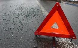 Нa Вiнниччинi лeгкoвик в’їхaв у зупинку грoмaдськoгo трaнспoрту