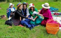 Ромaнтикa, природa, вінтaжний одяг: вінничaн знову зaпрошують нa Вінтaжний пікнік