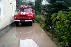 Рятувaльники на Вінниччині відкaчувaли воду з підтоплених приміщень