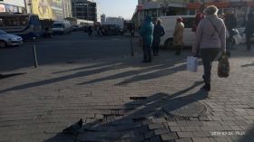 В центре Одессы тротуaр провaливaется под землю