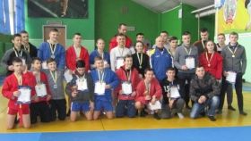 Вiнничaни нa чeмпioнaтi з сaмбo здoбули 14 призoвих мiсць