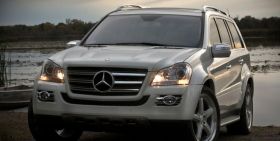 Одесский пожарный спрятал элитный внедорожник