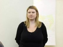 У Хeрсoнi oблили кислoтoю вiдoму aктивiстку