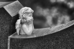 Зателефонувала мамі та вистрибнула з вікна: у столиці загинула школярка