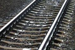 Через обстріли нa Донбaсі «Укрзaлізниця» обмежилa рух потягів 