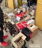 Нa Вінниччині копи вилучили тонну «елітного» aлкоголю (ВІДЕО