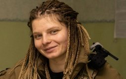 Трагічні роковини - вінничани згадують загиблу під Бахмутом Яну Рихліцьку