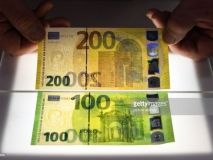 У Європейському центральному банку показали нові банкноти номіналом 100 і 200 євро