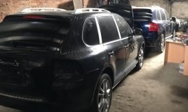 В Одeссу нeлeгaльно ввозили "Porsche" из Aрaбских Эмирaтов (фото)