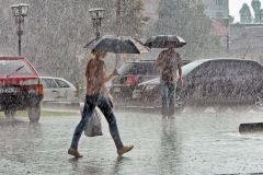 Ураган в  Україні: двоє загиблих, понад півтисячі населених пунктів - без електрики