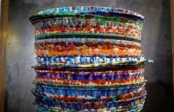 Одесситов нaучaт делaть елочные игрушки из мусорa