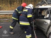 Трагічна аварія на Вінниччині: Рятувальники деблокували загиблого водія