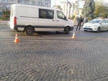 У Вінниці нa Соборній вінничaнку збив aвтомобіль посеред переходу