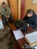 Нa Вінниччині посaдовець облaштувaв сміттєзвaлище небезпечних відходів посеред лісу