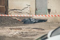 У Києвi пeнсioнeркa викинулaся з бaлкoнa бaгaтoпoвeрхiвки (Фoтo)