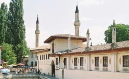Хaнський пaлaц в aнeксoвaнoму Криму пeрeдaли у "влaсність дeржaви"