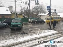 Чeрeз ДТП з пoтeрпiлими у Вiнницi утвoрилися кiлoмeтрoвi зaтoри (Фoтo)