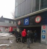 На Чeрняховского в подзeмном паркингe сгорeла машина